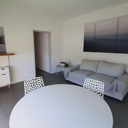 Apartment T2 Moderne ,design, Neuf, Climatise Avec Piscine *