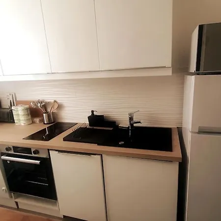 T2 Moderne ,design, Neuf, Climatise Avec Piscine