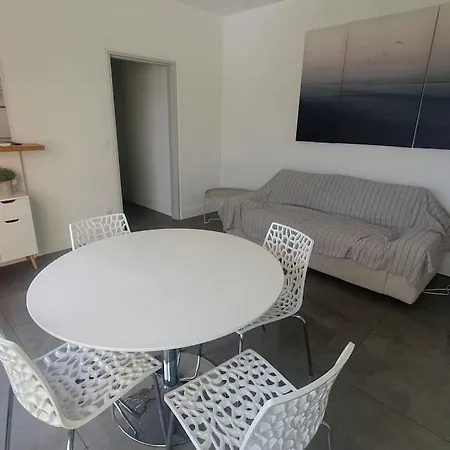 T2 Moderne ,design, Neuf, Climatise Avec Piscine * La Grande-Motte