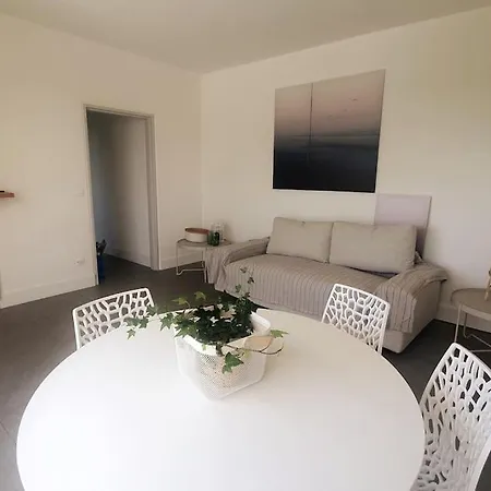 T2 Moderne ,design, Neuf, Climatise Avec Piscine Apartment